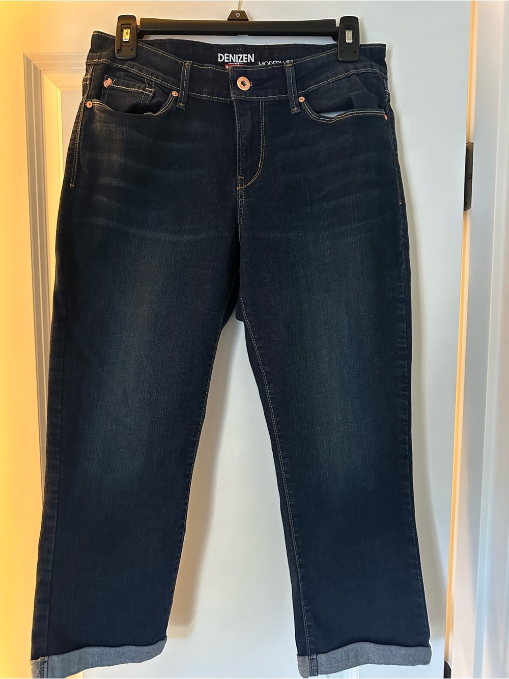 Levi's Denizen Women's Dark Blue Straight-Leg Capris